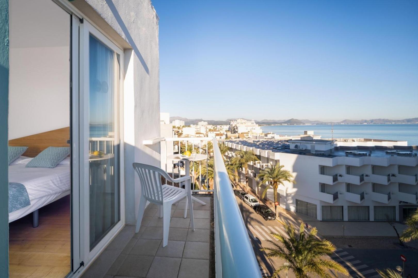 Doppelzimmer mit Meerblick und Balkon