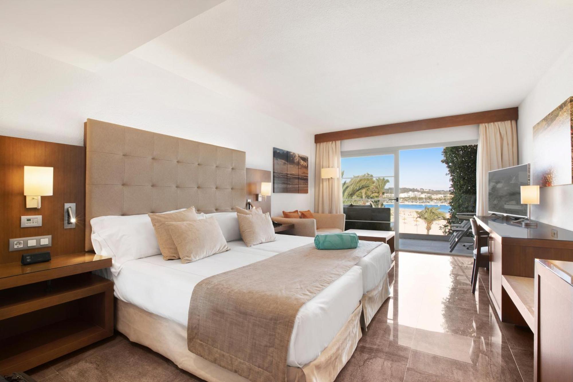 Superior Doppelzimmer mit seitlichem Meerblick