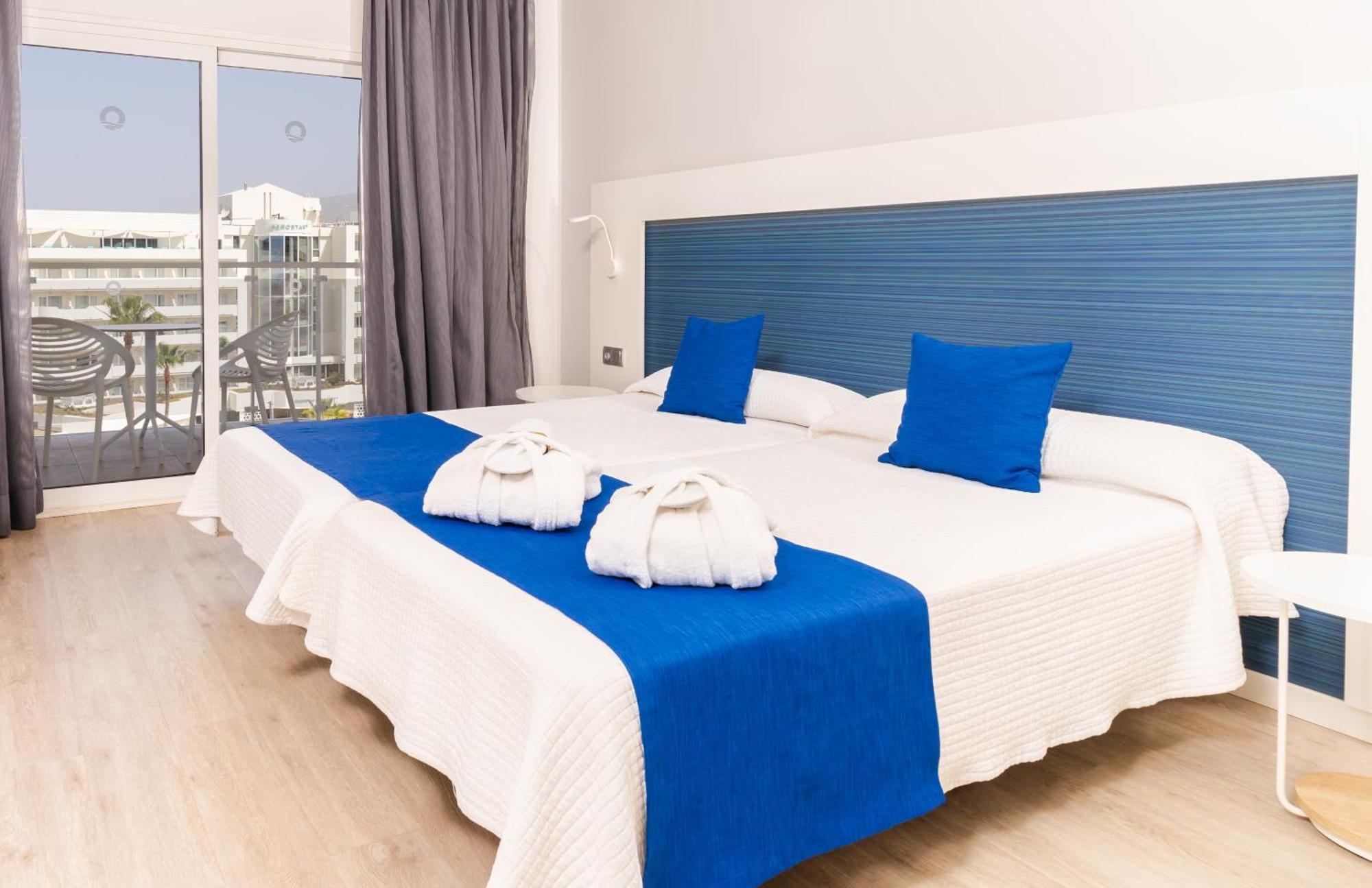 Superior Double Room Lateral Sea View