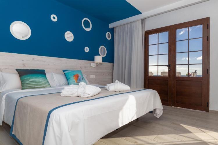 Apartamento de 2 dormitorios con vistas al mar (2+2)