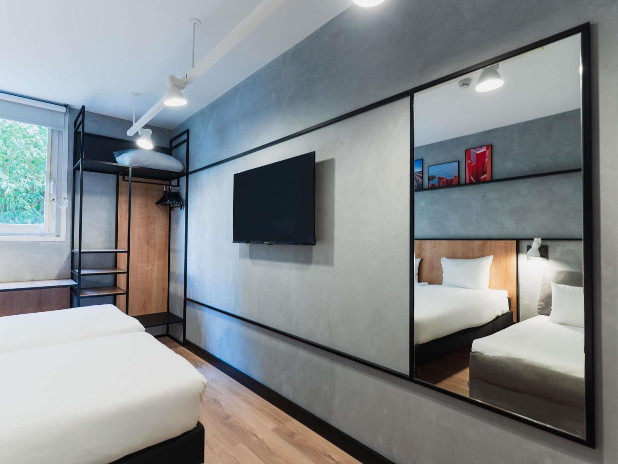Standard Twin Room Sofa