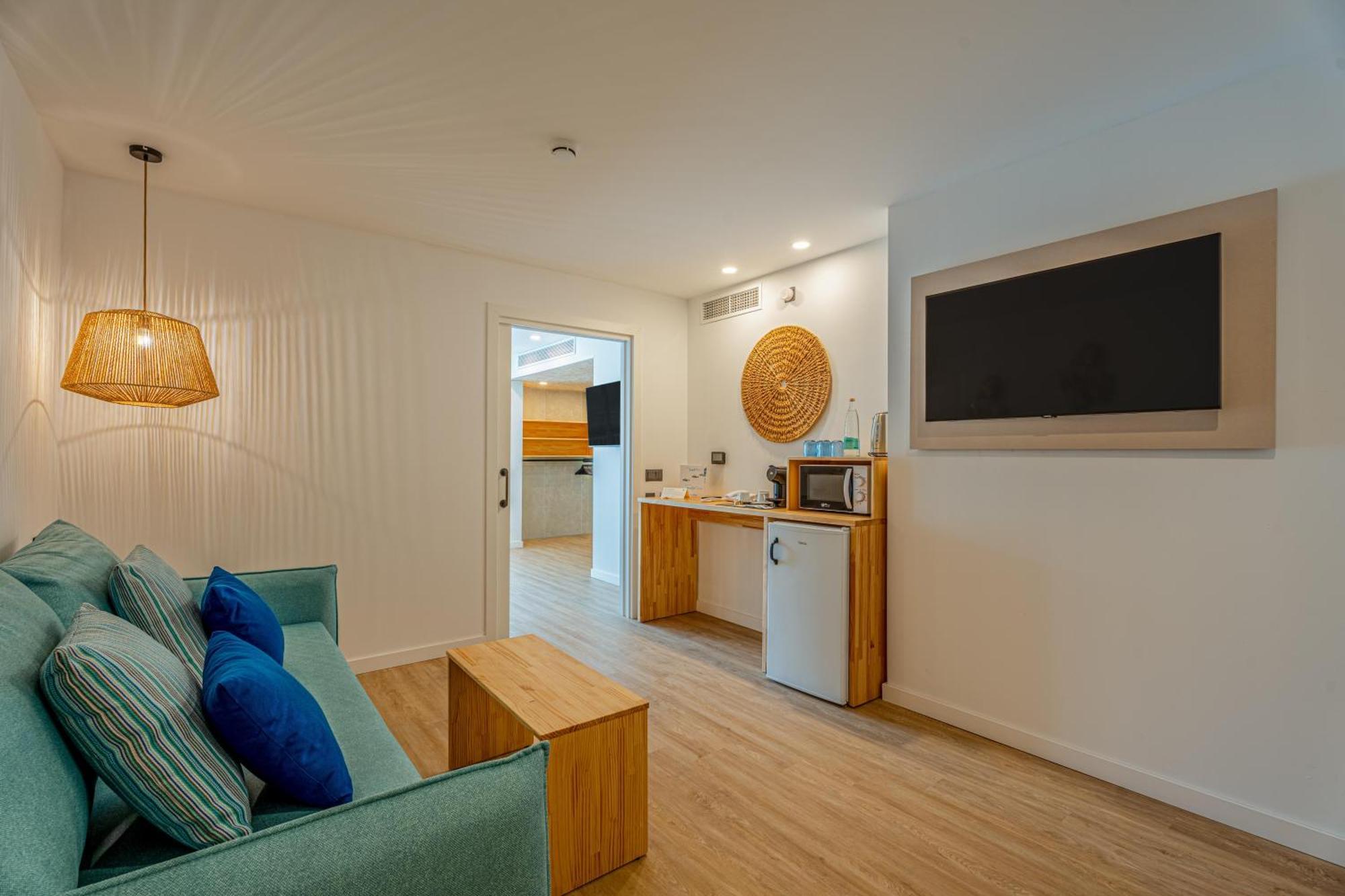Universal Junior Suite