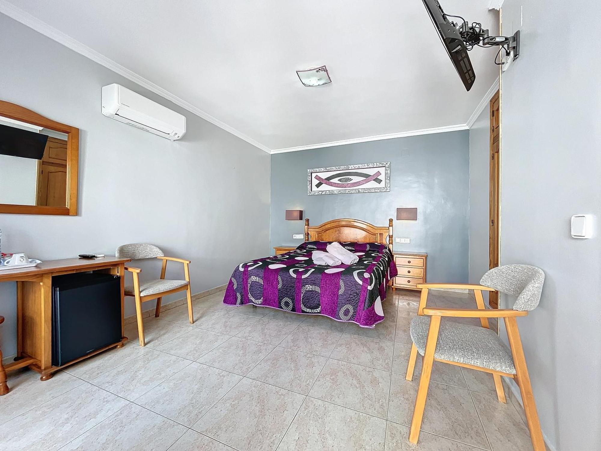 Doppel-/Zweibettzimmer mit Patioblick