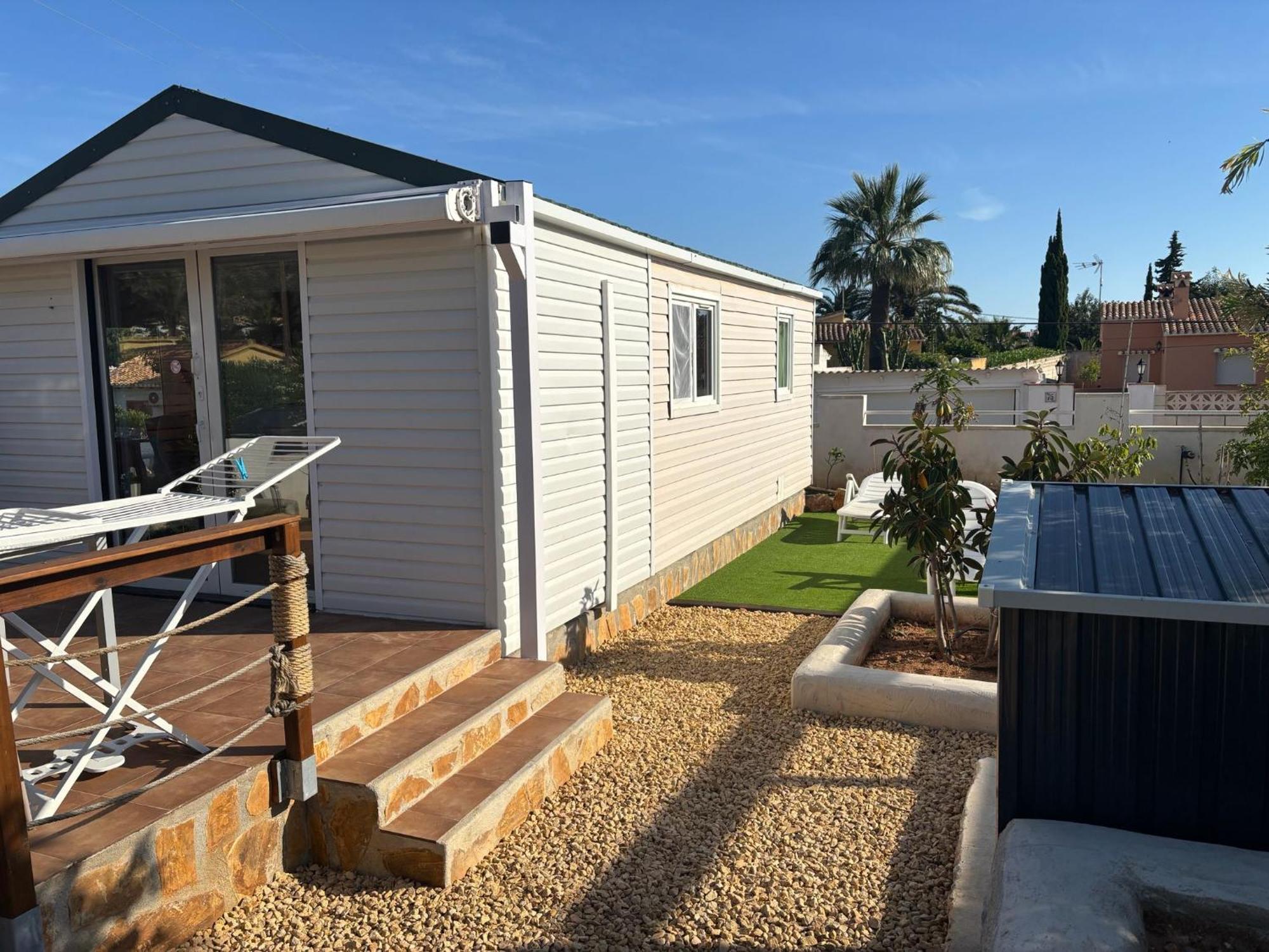 Bungalow with Garden View
