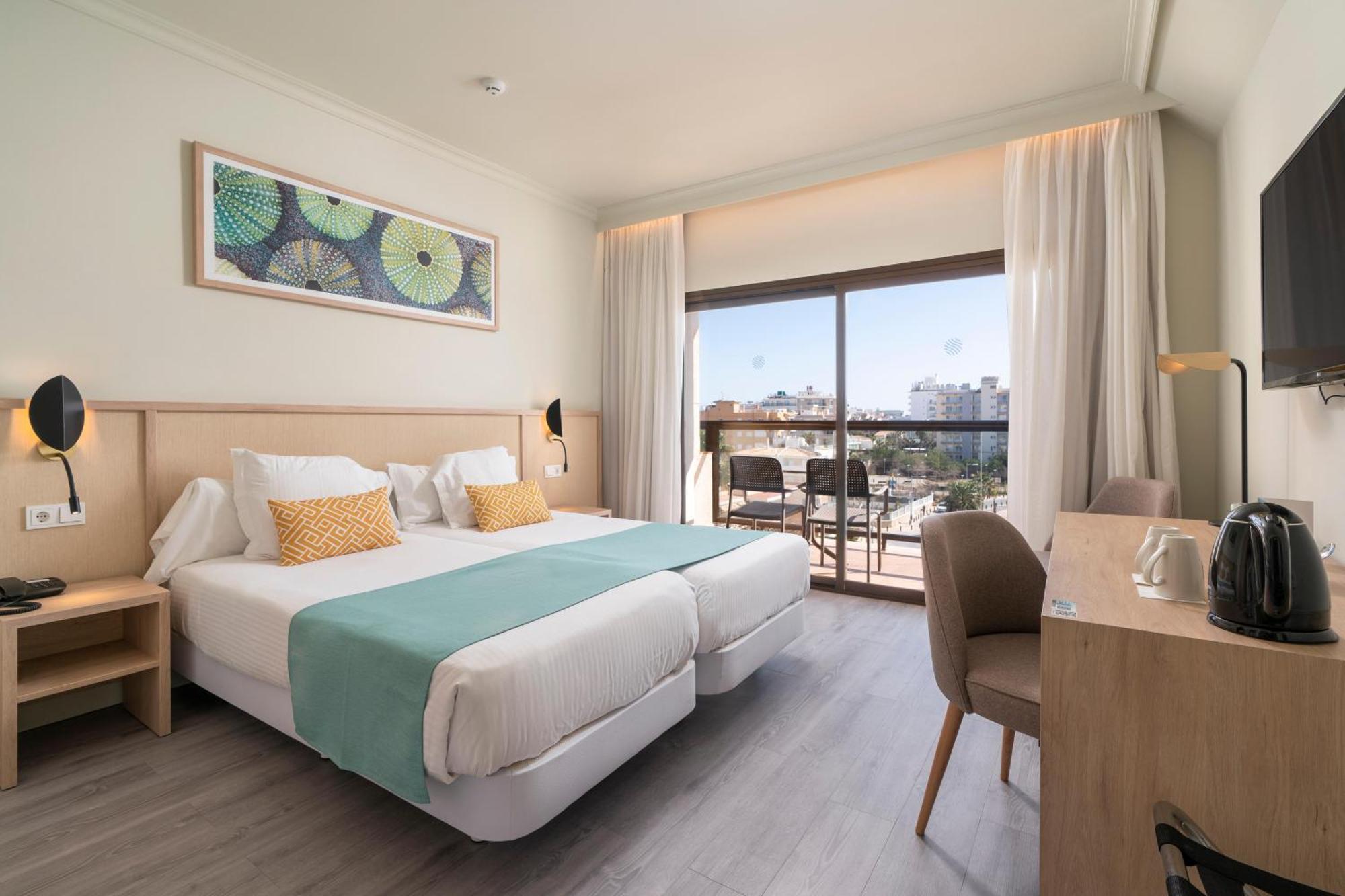 Double Room Pool Sea View