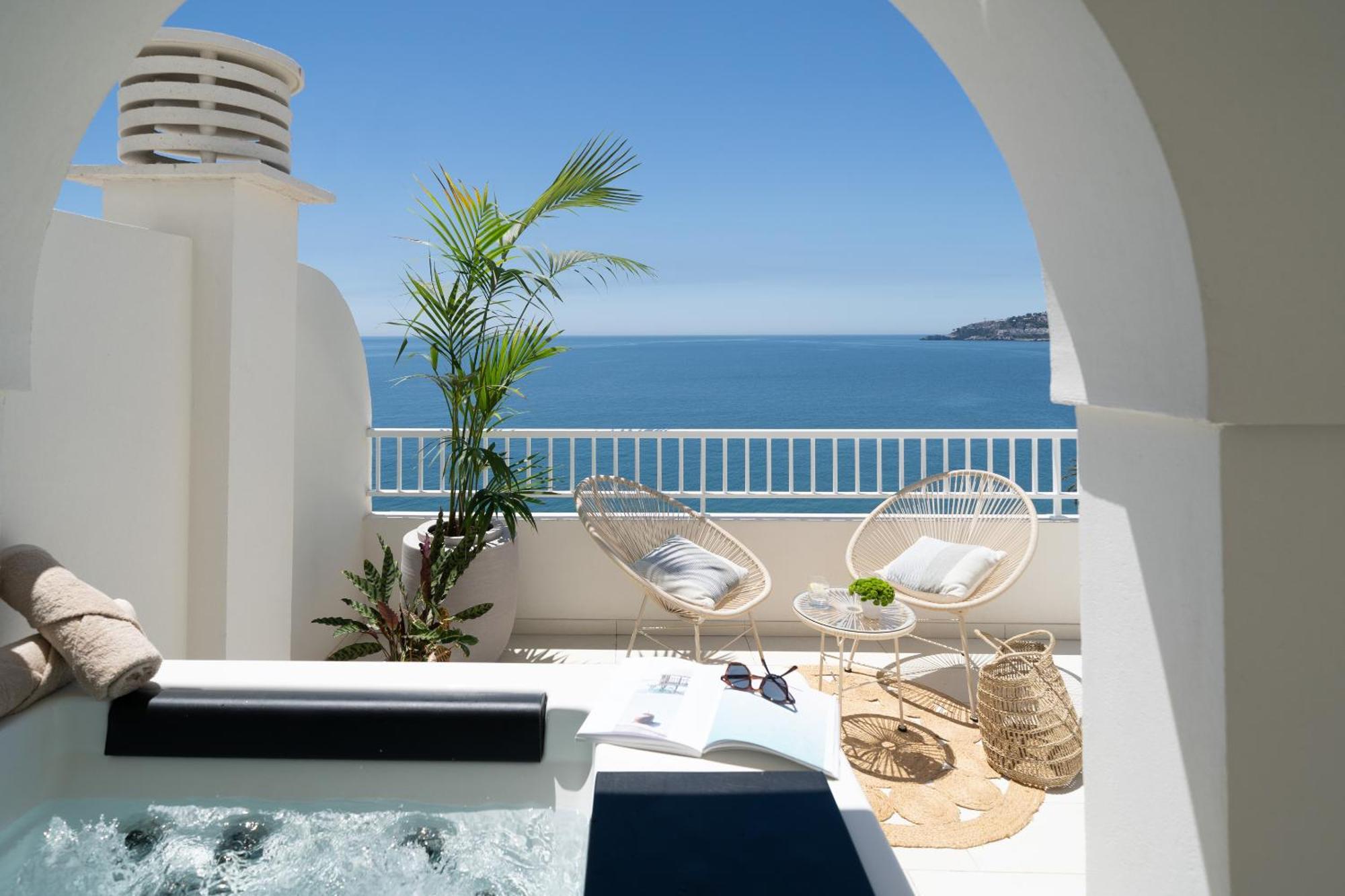 Panoramic Room front sea view hot tub on the terrace,1771713697:JPEG
