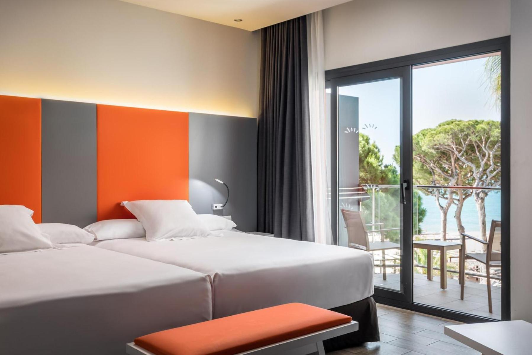 Junior Suite met Zwembad en Uitzicht op Zee (2 Volwassenen + 2 Kinderen)