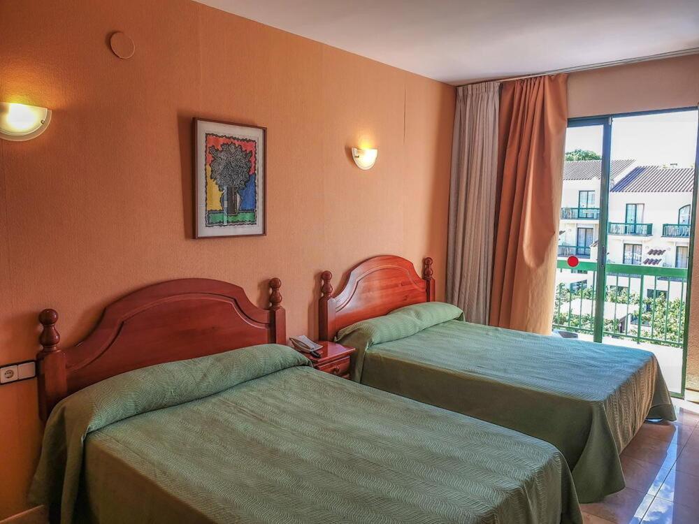 Habitación Triple (2 adultos + 1 niño)