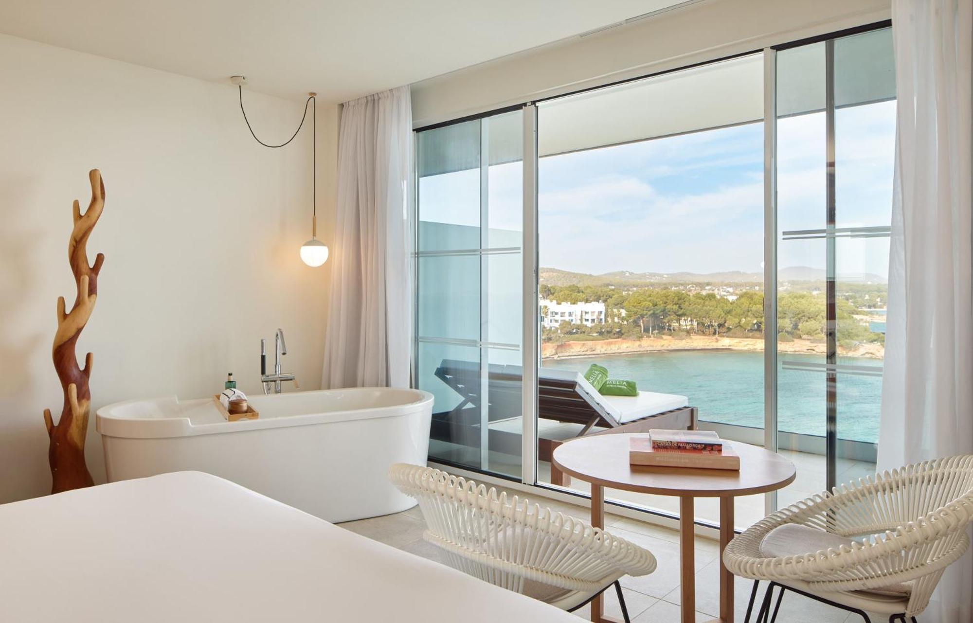 The Level Suite Junior Supreme con vistas al mar
