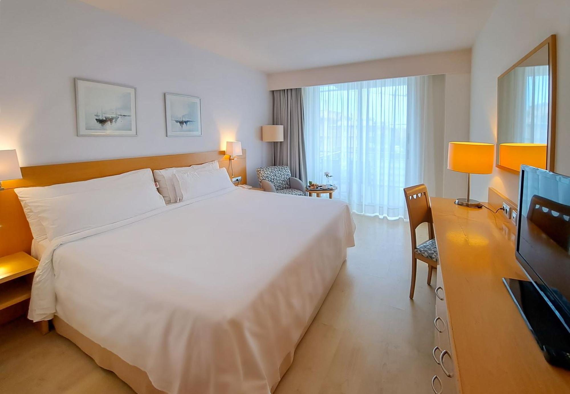 Standard Zimmer mit Poolblick