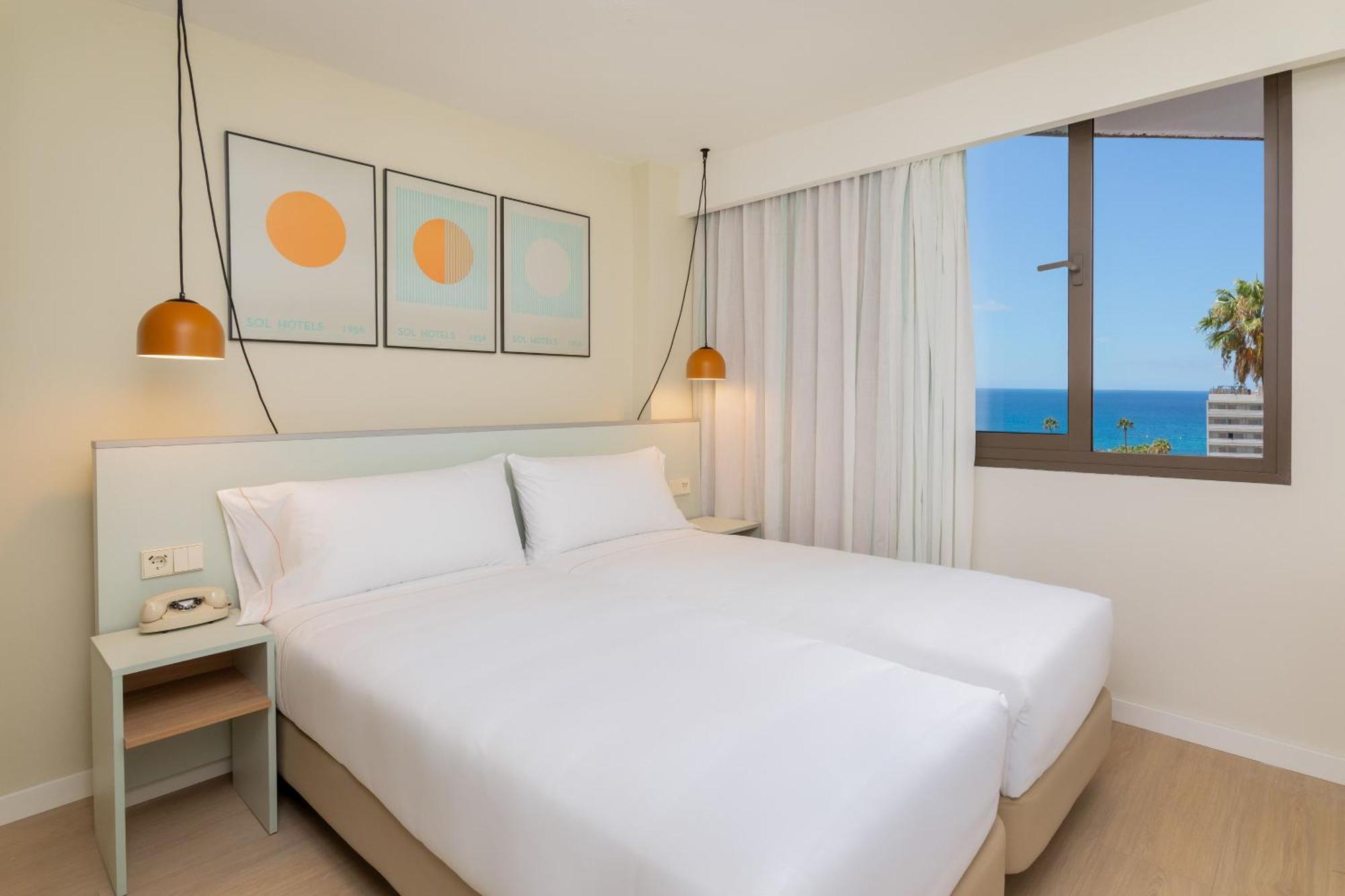 Sol Room with Lounge Ocean View