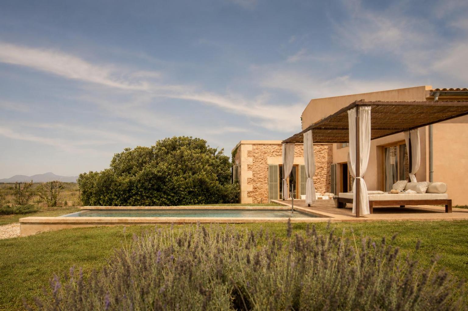 Luxusvilla mit eigenem Pool