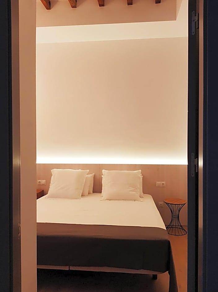 One-Bedroom Apartment Shower