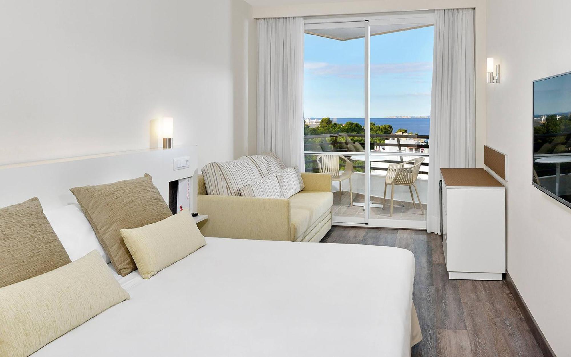 Sol Room Front Sea View