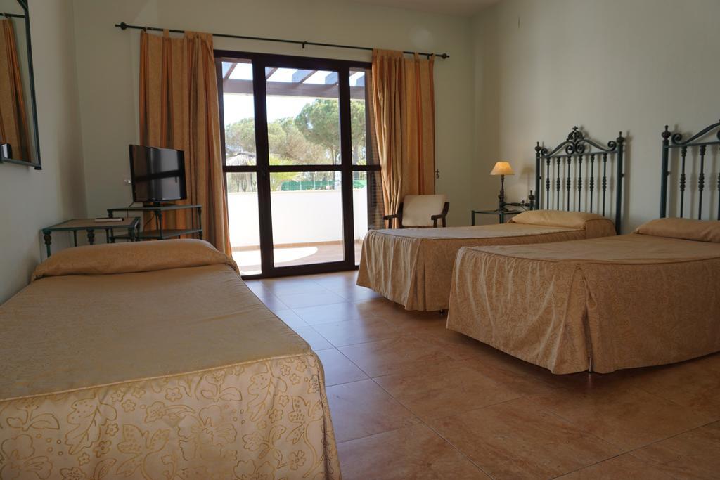 Triple Room ( 3 Adults)