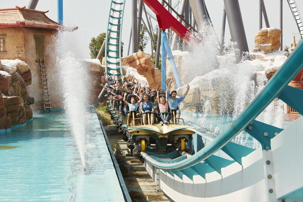Standard Zimmer mit Zugang zum PortAventura Park (2 Erwachsene + 2 Kinder) + 1 Eintritt ins Ferrari Land