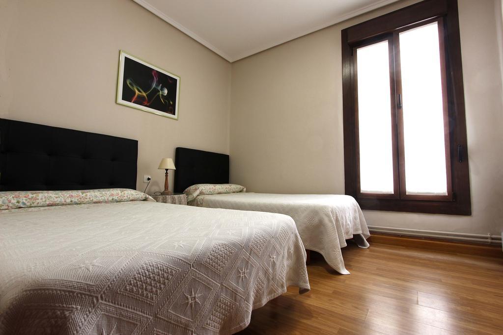 Habitación Doble con baño compartido - 2 camas