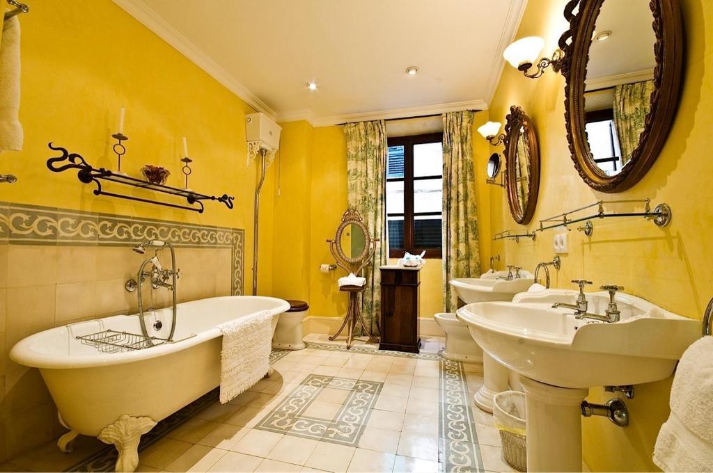Junior Suite with Garden View