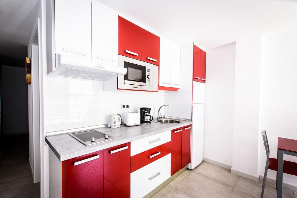 Apartament with Terrace and Pool views