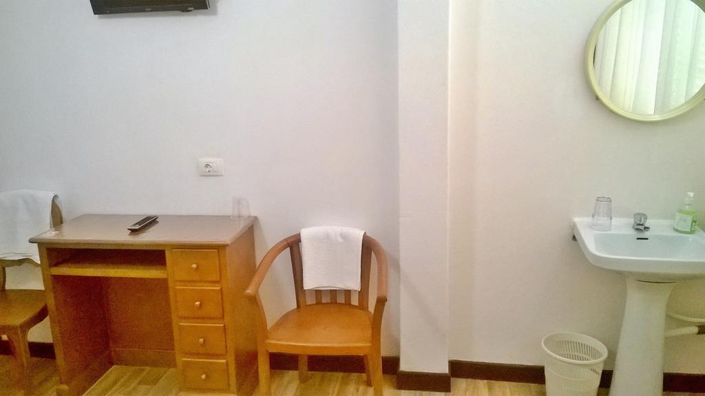 Standard Twin Room with Shared Bathroom