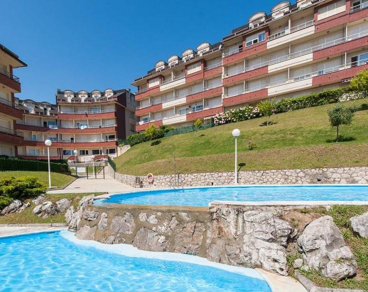 Apartamento con vistas a la piscina