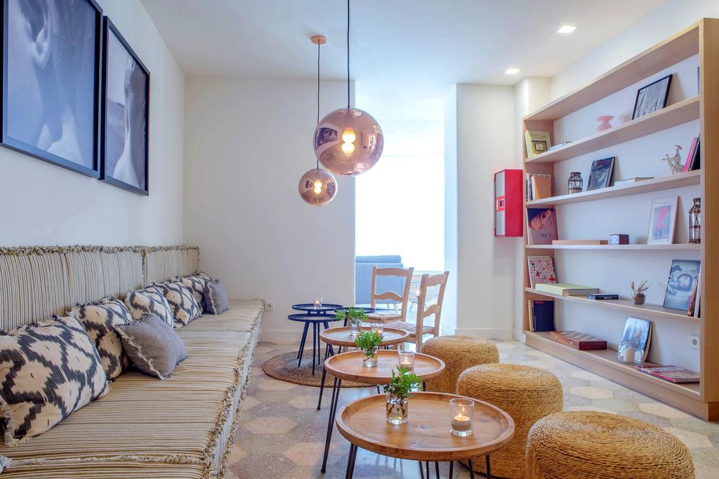 Tweepersoonskamer met 2 Aparte Bedden en Balkon