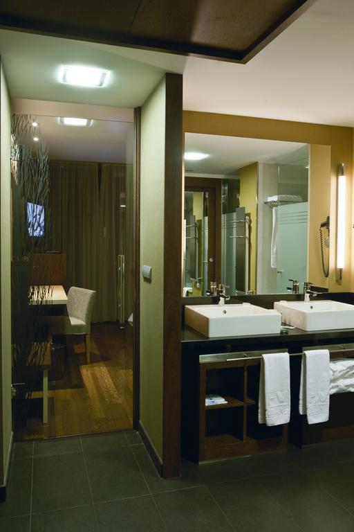 Double Room with Extra Bed (3 Adults)