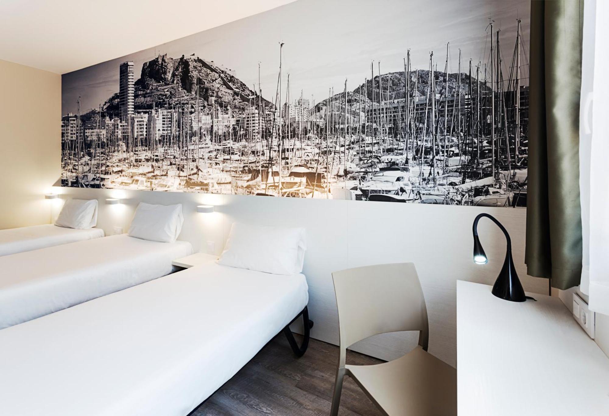 Dreibettzimmer mit Meerblick