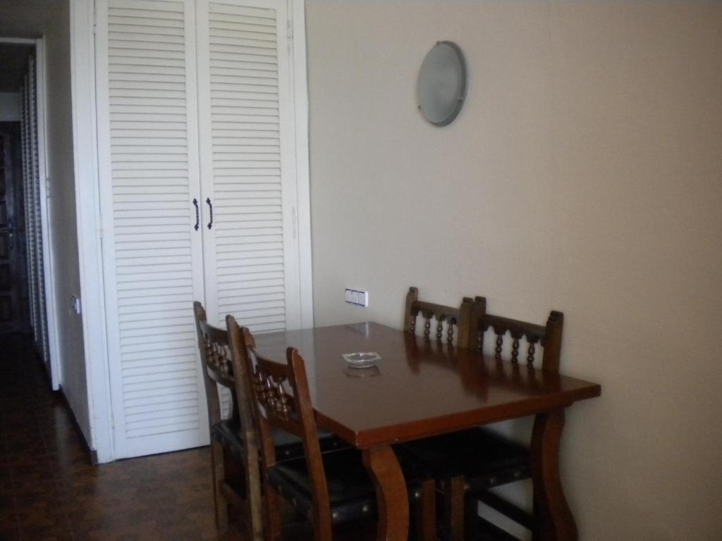 Estudio Estándar (4 adultos)