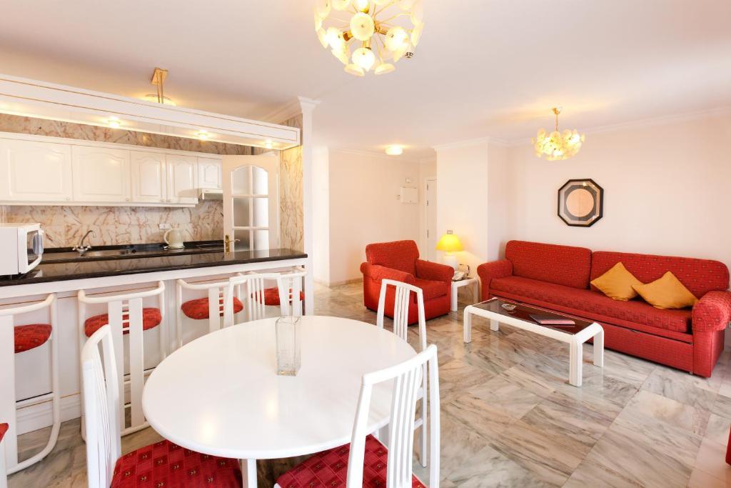 One-Bedroom Apartment,942261076:JPEG