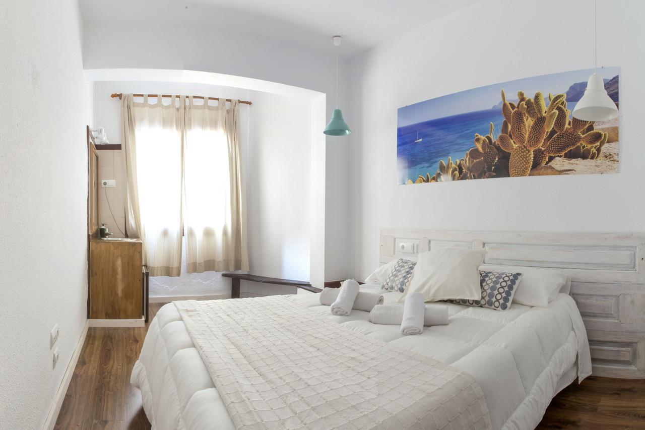 Tweepersoonskamer met Gedeelde Badkamer