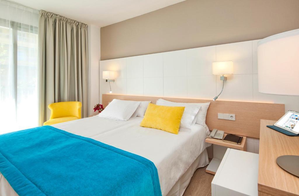 Single Room with Balcony