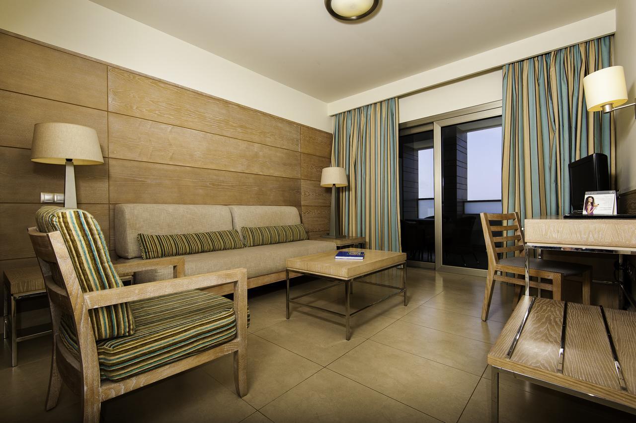 Junior Suite with Sea View (1 Adult)