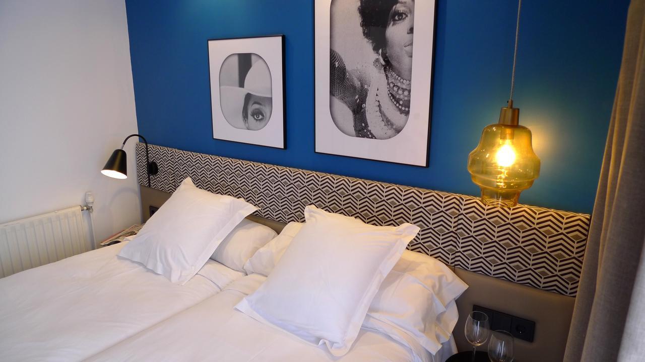 Dreibettzimmer mit Balkon
