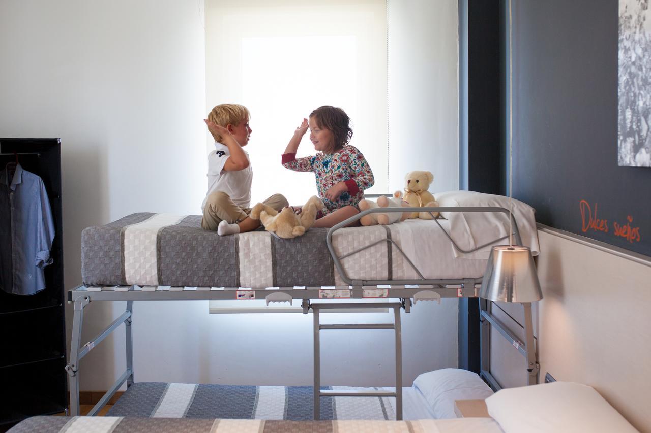 Family Room with Free Parking