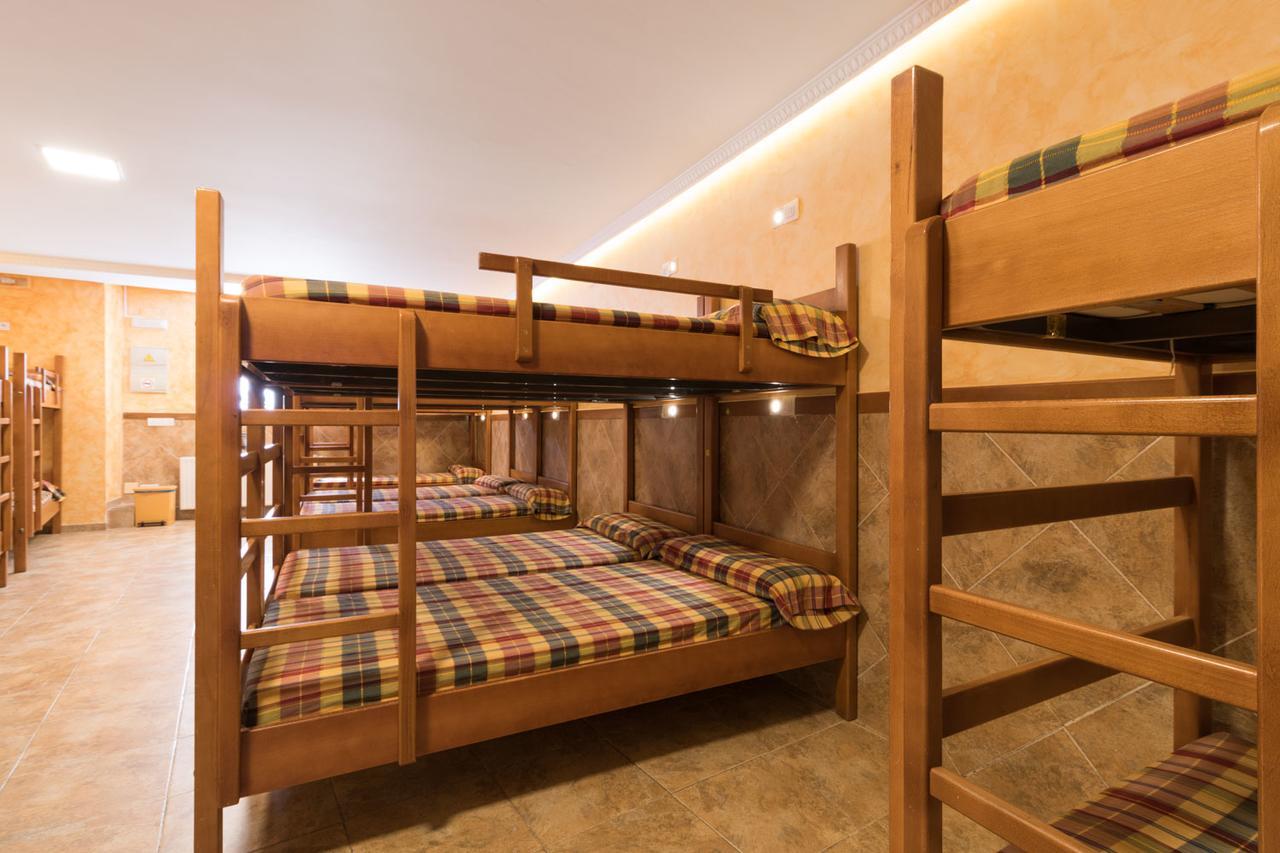Cama en habitación compartida mixta de 20 camas