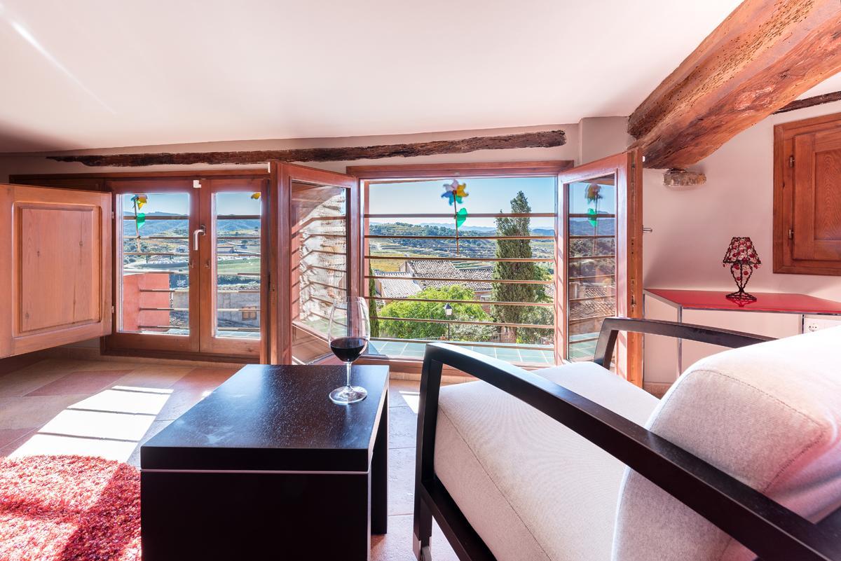 Suite con vistas al viñedo y al parque natural