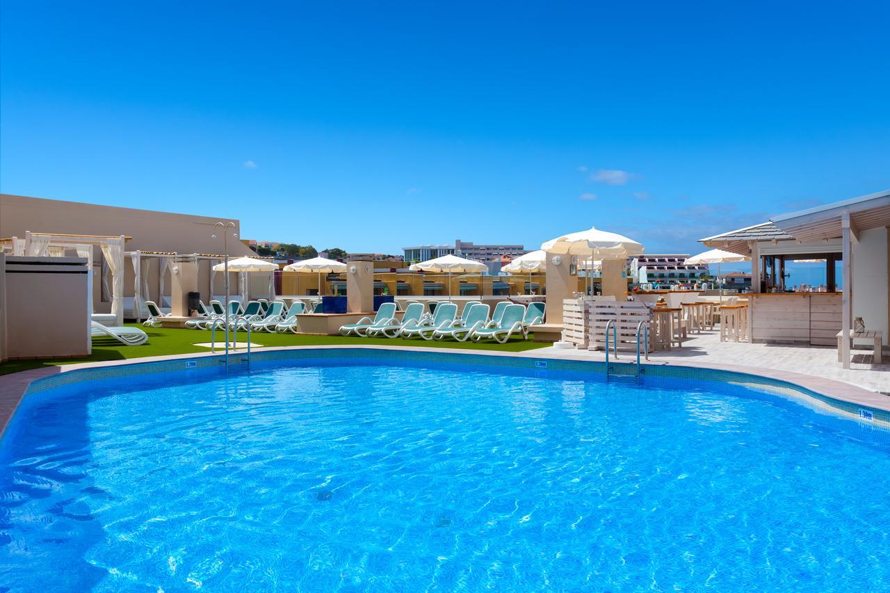 One-Bedroom Apartment Pool View