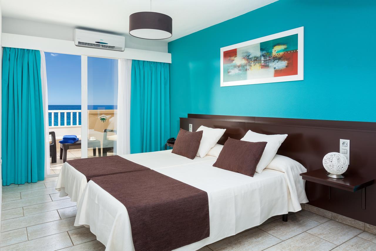One-Bedroom Apartment Sea View