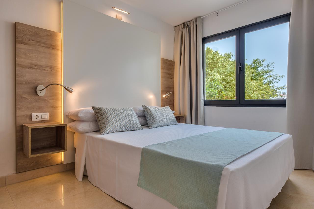 Deluxe 1 Bedroom Apartment with Extra Large Terrace