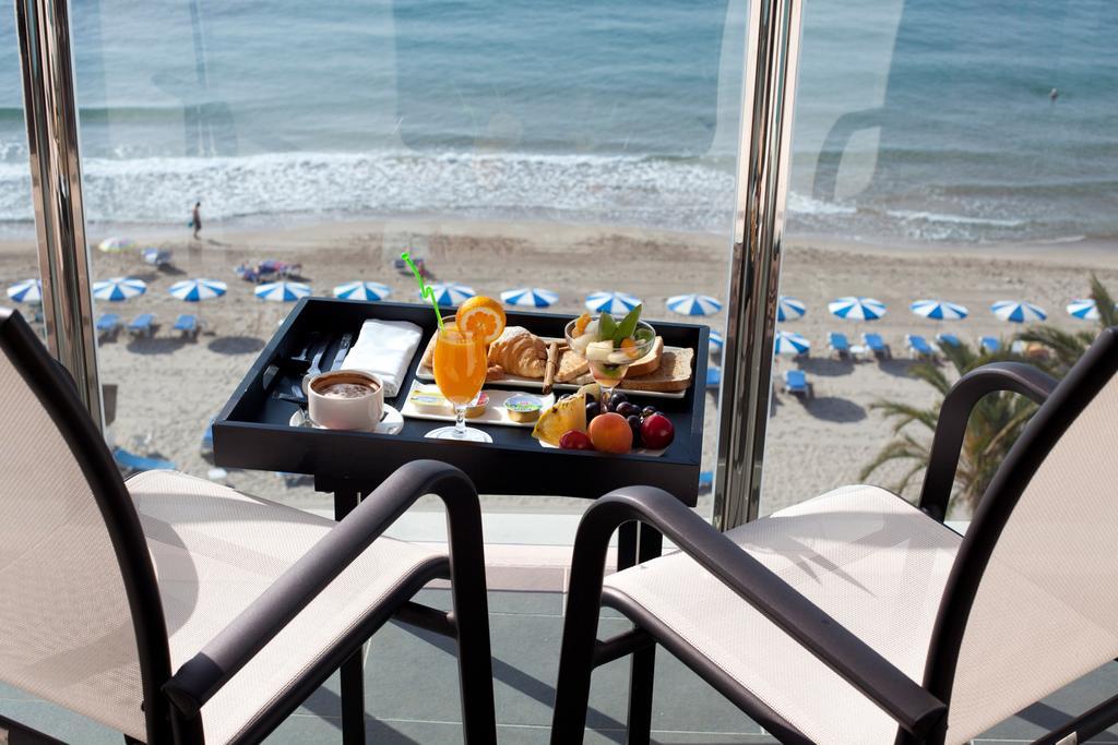 Double or Twin Room Sea View