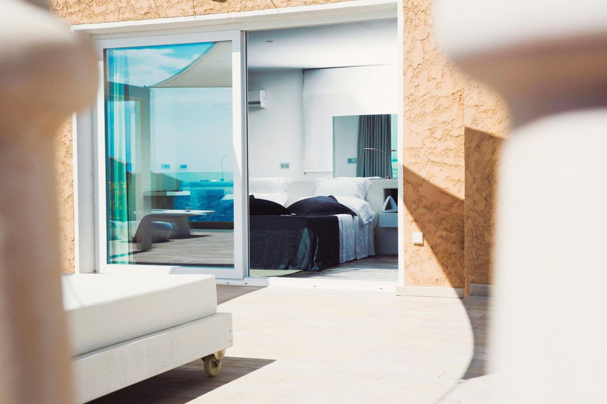 Penthouse Suite with Hot Tub
