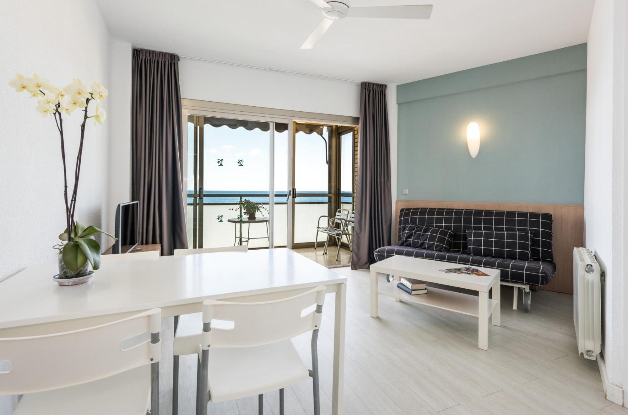 One-Bedroom Apartment with Sea View