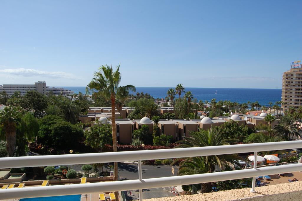 Estudio con vistas al mar