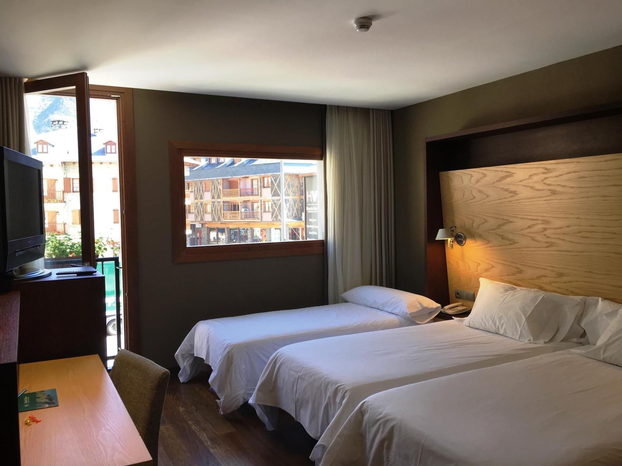 Double Room with Extra Bed (2 Adults + 1 Child)