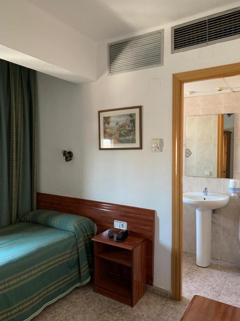 Single Room with Private Bathroom