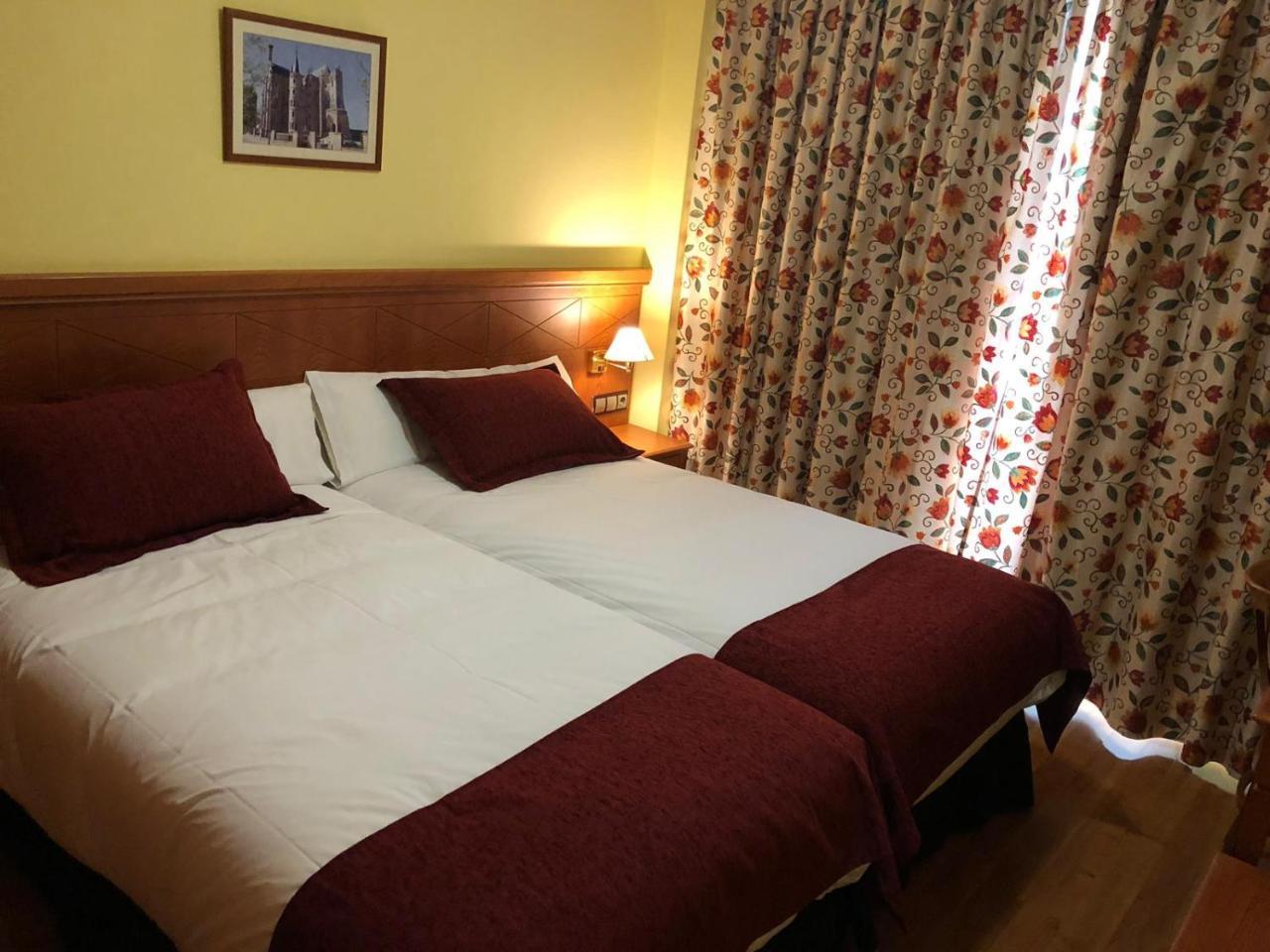 Twin Room,761924872:JPEG