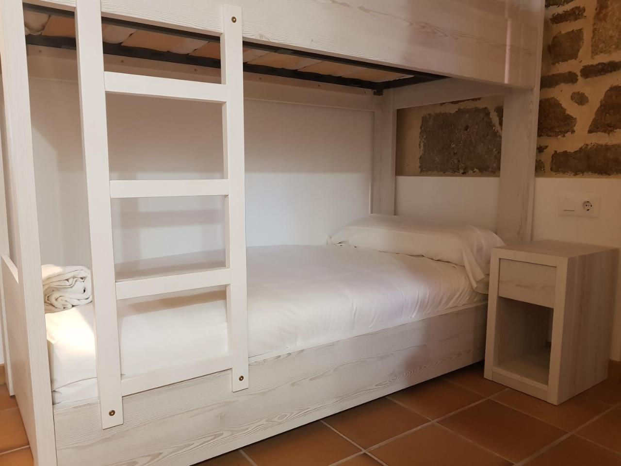 Litera en habitación compartida mixta