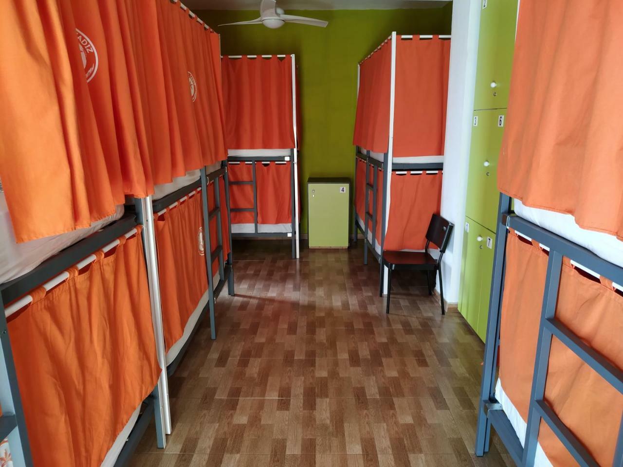 Cama en habitación compartida mixta de 10 camas