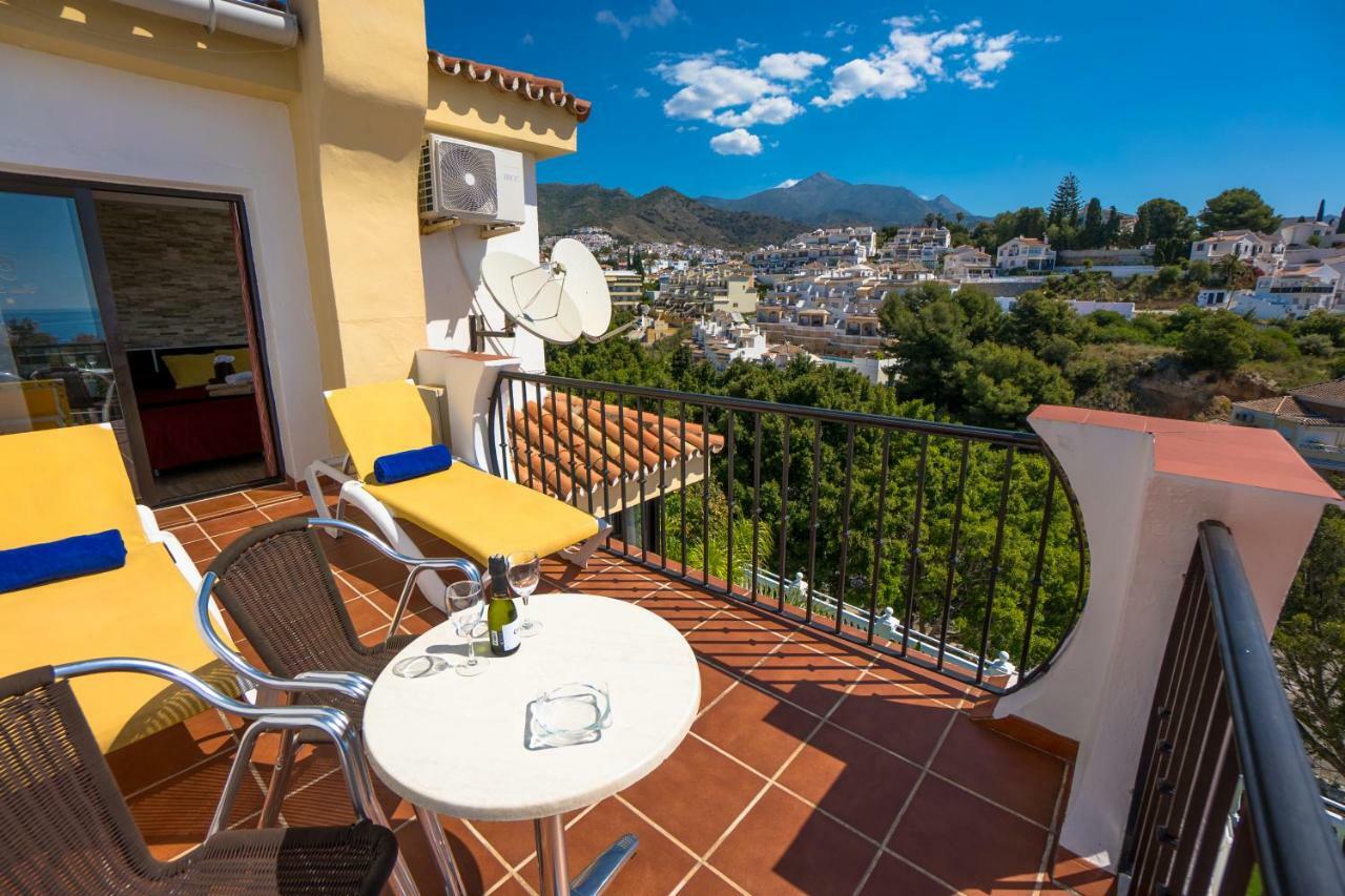 Double or Twin Room with Terrace and Sea View